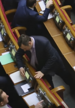 Нардеп из "Видродження" проголосовал за троих (видео)