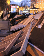 Правоохранители разбирают баррикады в центре Киева (видео)