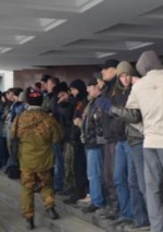 Неизвестные с оружием ночью захватили Верховную Раду Крыма