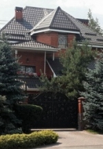 Активисты "Автомайдана" показали дом прокурора-взяточника (фото, видео)