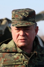 Министр обороны подтвердил , что отправил военных в Киев