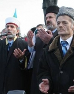 Аксенов говорит, что крымские татары не получат мест во власти