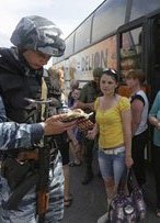 Селезнев: Силы АТО готовы обеспечивать беженцам выезд с Донбасса