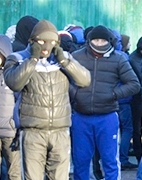 Титушкам выдали пистолеты? (фото)