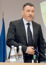 Заместитель Пшонки написал книгу об уголовных делах Кучмы и оппозиционных политиков