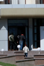 В Донецкий горсовет пришли вооруженные люди (фото)