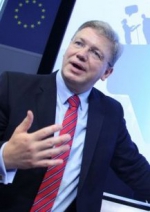 Фюле вновь летит в Украину