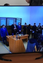 Украинскую делегацию не пустили в зал суда над Савченко (фото)