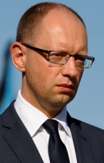 Яценюк заявил , что конфликт с Россией нужно решать исключительно дипломатическим путем