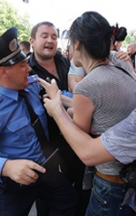 За год в Украине зафиксировано 101 случай физического насилия над журналистов