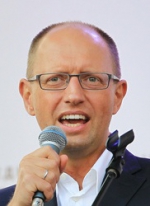 Яценюк: Клюев и Медведчук причастны к провокациям в столице