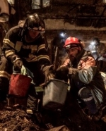 Пожар в Одессе: под завалами обнаружили еще одно тело, 12 пропавших до сих пор ищут (видео)