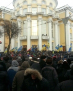 Винничане начали штурмовать ОГА (фото)