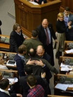 Депутаты в Раде устроили зрелищный мордобой (фото, видео)