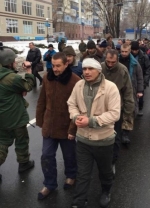 Захарченко выгнал украинских военных на "коридор позора" (фото)