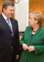 Меркель предостерегла Януковича от насилия против митингующих