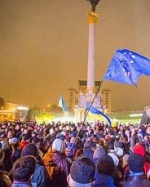 Активисты ночью отстояли два Евромайдана в Киеве (фото, видео)