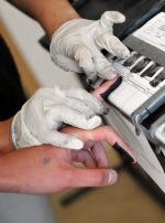 В МВД хотят собирать отпечатки пальцев детей