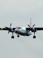 Минобороны: Неизвестные обстреляли украинский самолет, пролетавший над Славянском