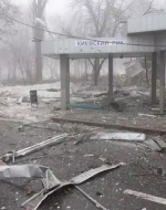 Снаряд попал в автобусную остановку в Донецке. Есть жертвы (фото)