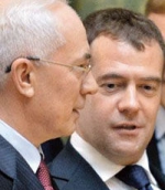 Медведев рассказал Азарову, куда идти