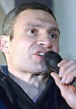 Учасники пророссийского митинга в Харькове забросали Кличко яйцами