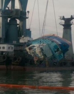 Затонувший в Одесской области катер подняли со дна. Капитана взяли под стражу (ФОТО)