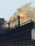 Коксохимический завод в Авдеевке в очередной раз попал под массированный обстрел