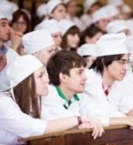 Студентов-бюджетников, кроме медиков, освободили от обязательной отработки после выпуска