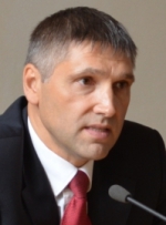 Мирошниченко уверил, что закон об амнистии распространится только на мирных демонстрантов