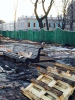 Несколько сотен евромайдановцев очистили Мариинский парк от остатков Антимайдана (фото)