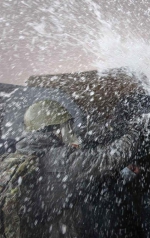 Новое противостояние на Майдане - атака водометами