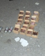 В микроавтобусе волонтеров на Донетчине обнаружили боеприпасы (ФОТО)