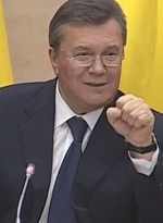 Янукович думает, что вокруг Верховной Рады ходят бандиты с автоматами, которые заставляют принимать законы