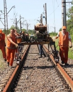 В Донецкой области под координацией военных восстанавливают железнодорожные пути (ФОТО)