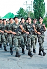 Кабмин обязал военные вузы досрочно выпустить курсантов (документ)