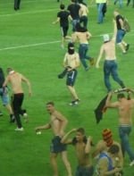 В Киеве жестоко избили футбольных фанов из Великобритании (фото)