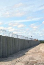 Тука планирует начать строительство стены на границе с РФ