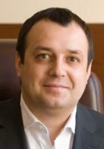 В Ужгороде подожгли автомобиль экс-главы Закарпатского облсовета (фото, видео)