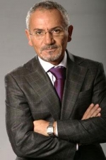 Решение о запрете Шустеру работать в Украине приостановили