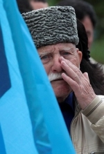 В Крыму в мечети задержали около ста мусульман (видео)