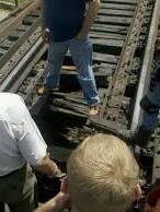 За сутки Донецкую железную дорогу пытались подорвать семь раз