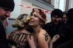 FEMEN назвали Верховную Раду сборищем дрессированных лошадей (+ ФОТО)
