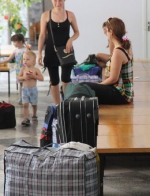 У Яценюка посчитали, сколько людей покинуло Крым и зону АТО