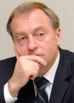 Суд наложил арест на автомобили и жилье Лавриновича