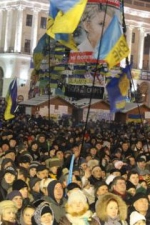 На Майдане Независимости уже собралось около 20 тысяч митингующих