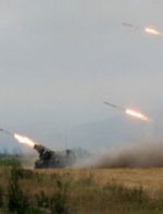 Российские войска "пристреливаются" из "Градов" возле Мариуполя? (видео)