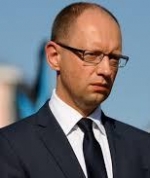 Яценюк: шансы вторжения РФ на майские праздники есть, но они не высокие