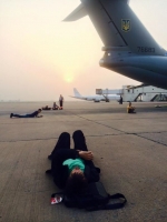 Самолет с эвакуированными из Непала украинцами должен прибыть в Киев этой ночью (фото)