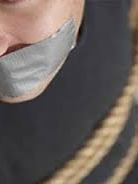 Террористы удерживают десятки заложников в подвале Донецкой ОГА (видео)